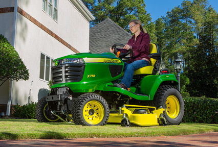 John Deere X758 action