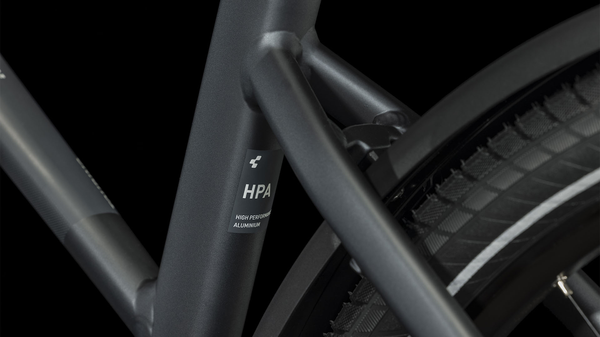 cube-touring-hybrid-one-500-trapeze