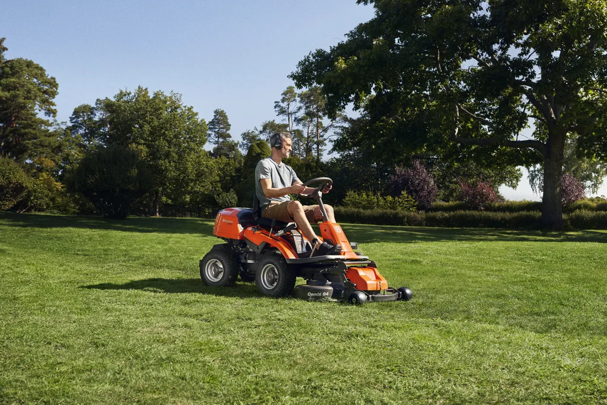 husqvarna-rider-r-214t-c-w-103cm-mulching-deck